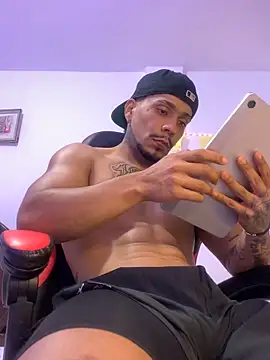 Snapshot of DeimonOficial chatting on 10.08.25 DeimonOficial online show from 10.08.25