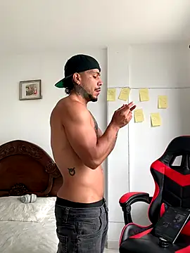 Snapshot of DeimonOficial chatting on 10.11.25 DeimonOficial online show from 10.11.25