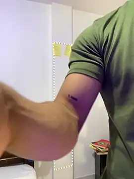 Snapshot of DeimonOficial chatting on 10.16.25 DeimonOficial online show from 10.16.25