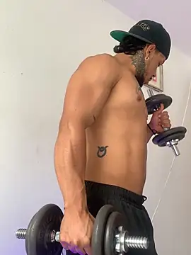 Snapshot of DeimonOficial chatting on 10.21.25 DeimonOficial online show from 10.21.25