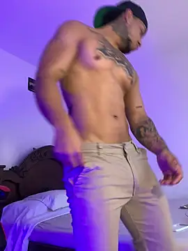 Snapshot of DeimonOficial chatting on 10.24.25 DeimonOficial online show from 10.24.25