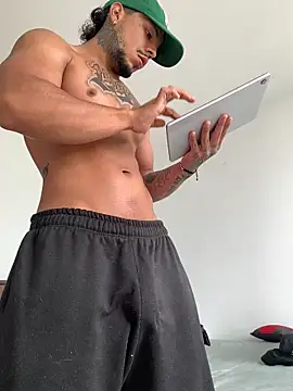 Snapshot of DeimonOficial chatting on 10.27.25 DeimonOficial online show from 10.27.25