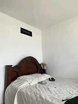 Snapshot of DeimonOficial chatting on 11.04.25 DeimonOficial online show from 11.04.25