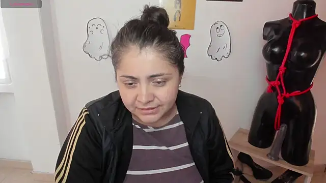 TifanyAmazinng online show from 10.08.25