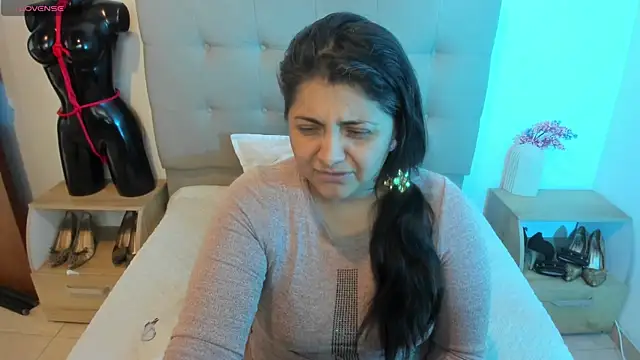 TifanyAmazinng online show from 01.06.26