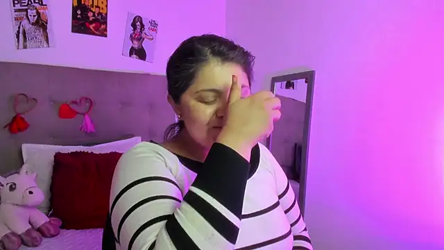 TifanyAmazinng online show from 02.23.26