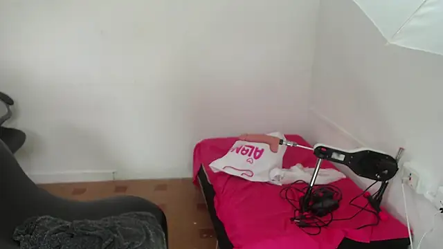 Queen Naomi online show from 09.13.25