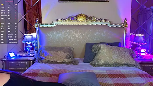 Snapshot of Kelly_Cartier chatting on 11.15.25 Kelly Cartier online show from 11.15.25