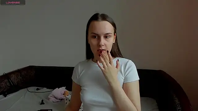 Kelly Cartier online show from 04.03.26