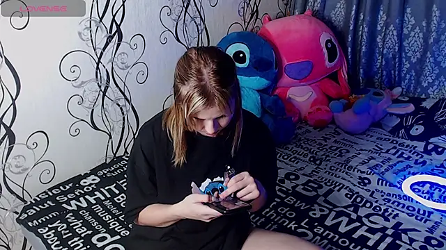 RoyAngela online show from 09.25.25