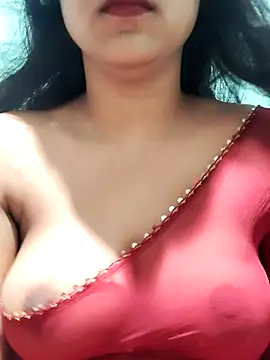 Snapshot of SugarWithSpice chatting on 11.04.25 SugarWithSpice online show from 11.04.25