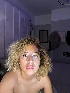 Snapshot of Aurorajadex chatting on 10.02.25 Aurorajadex online show from 10.02.25