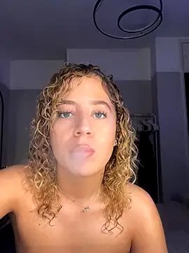 Snapshot of Aurorajadex chatting on 10.13.25 Aurorajadex online show from 10.13.25