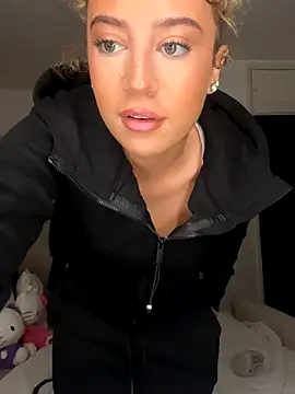 Snapshot of Aurorajadex chatting on 11.07.25 Aurorajadex online show from 11.07.25