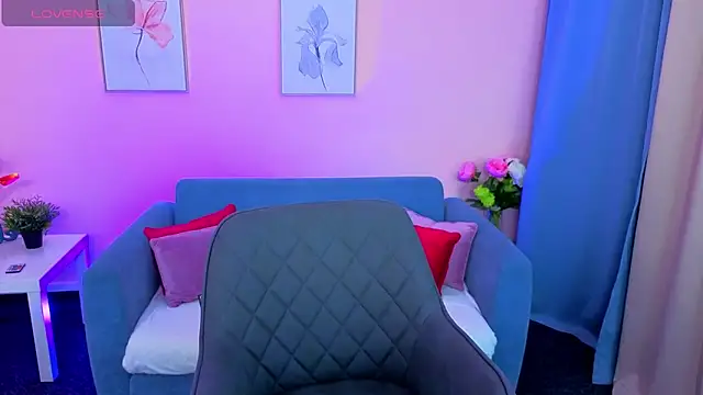 MyEllaLuvs online show from 09.27.25