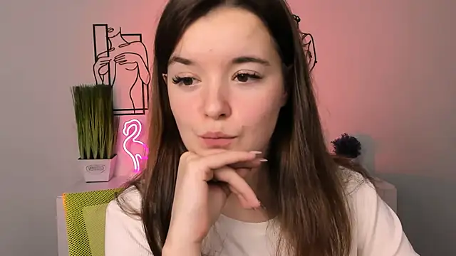 nika-still online show from 10.10.25