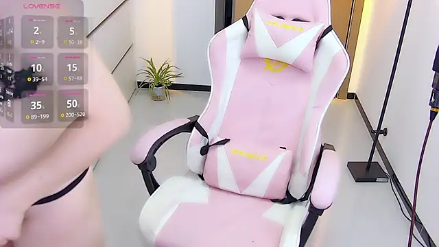 Snapshot of Fioriy66 chatting on 09.28.25 Fioriy66 online show from 09.28.25