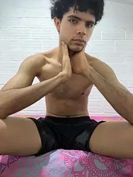 Snapshot of Axel-Mejia chatting on 10.11.25 Axel-Mejia online show from 10.11.25