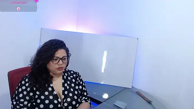 merly chica online show from 10.13.25