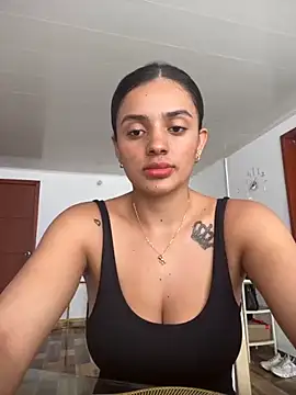 Snapshot of AnaaFaith_ chatting on 10.10.25 AnaaFaith online show from 10.10.25