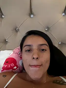 Snapshot of AnaaFaith_ chatting on 10.23.25 AnaaFaith online show from 10.23.25