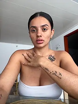 Snapshot of AnaaFaith_ chatting on 10.26.25 AnaaFaith online show from 10.26.25