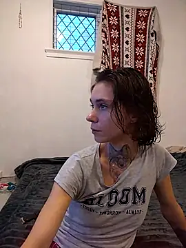 HoneySquirrel online show from 10.15.25