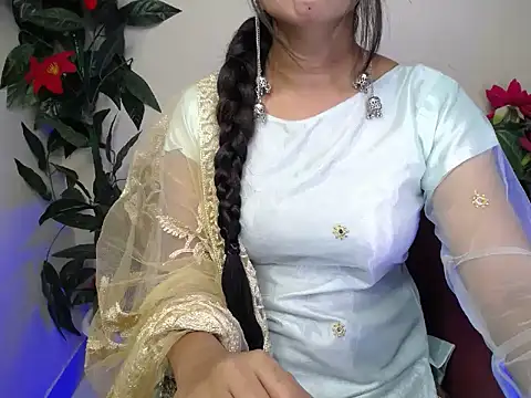 Little queenn online show from 09.11.25