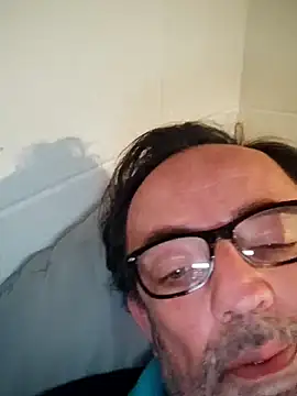 Snapshot of Txacas chatting on 11.16.25 Txacas online show from 11.16.25