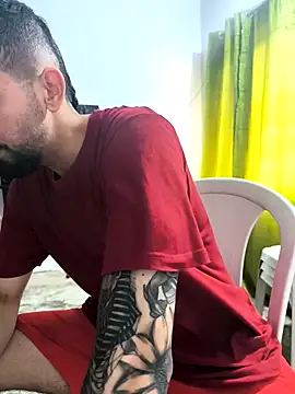 Snapshot of giannis090 chatting on 10.17.25 giannis090 online show from 10.17.25