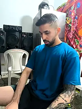 Snapshot of giannis090 chatting on 11.05.25 giannis090 online show from 11.05.25