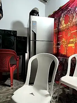 Snapshot of giannis090 chatting on 11.07.25 giannis090 online show from 11.07.25