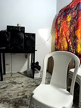 Snapshot of giannis090 chatting on 11.16.25 giannis090 online show from 11.16.25