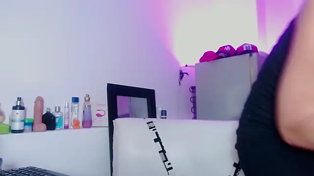 Snapshot of asakuraath chatting on 09.23.25 asakuraath online show from 09.23.25