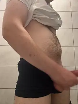 Snapshot of Emrnh chatting on 09.21.25 Emrnh online show from 09.21.25