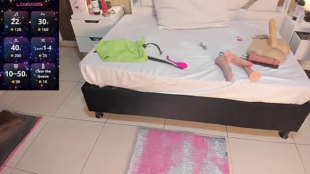 VanessaHard as online show from 11.22.25