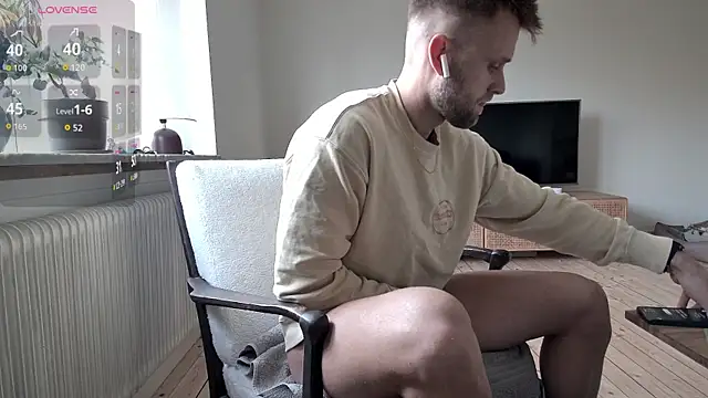 bubblebuttnes online show from 10.27.25