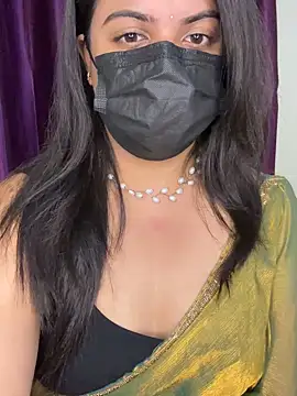 Snapshot of best_couple19 chatting on 10.04.25 best couple19 online show from 10.04.25