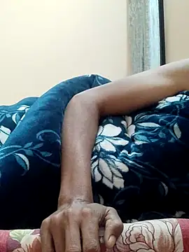 Snapshot of INTERNATIONAL0001 chatting on 11.15.25 INTERNATIONAL0001 online show from 11.15.25