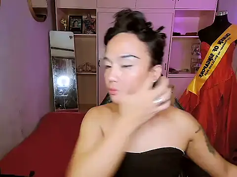 YourNikkieXxx online show from 10.26.25