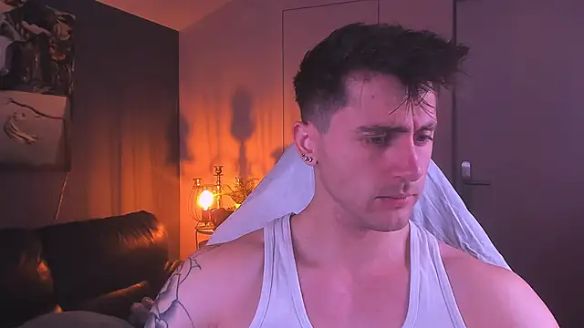 Snapshot of Oscar_Miller_ chatting on 10.11.25 Oscar Miller online show from 10.11.25