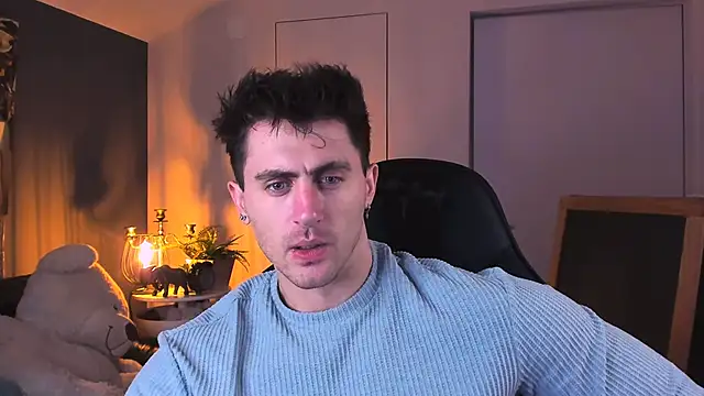 Snapshot of Oscar_Miller_ chatting on 10.28.25 Oscar Miller online show from 10.28.25