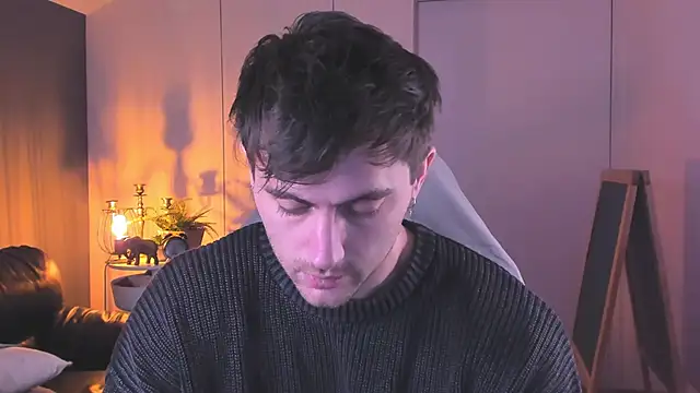 Snapshot of Oscar_Miller_ chatting on 11.09.25 Oscar Miller online show from 11.09.25