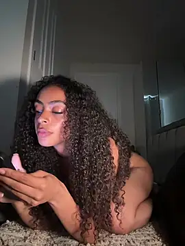 Snapshot of yasmingarcia chatting on 07.02.26 yasmingarcia online show from 07.02.26