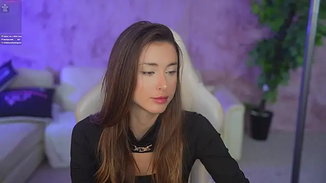 Snapshot of Luna_secretgirl chatting on 10.15.25 Luna secretgirl online show from 10.15.25