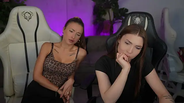 Snapshot of Luna_secretgirl chatting on 10.31.25 Luna secretgirl online show from 10.31.25