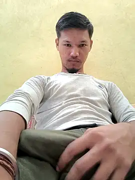 Snapshot of Dev_is_Horny chatting on 10.18.25 Dev is Horny online show from 10.18.25