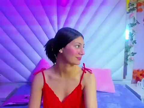  Luna Bennett online show from 11.14.25