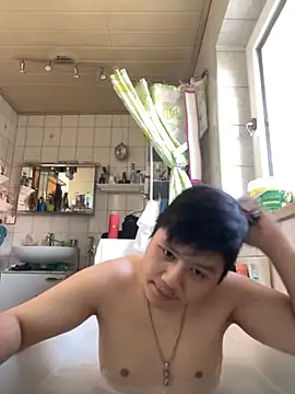 Snapshot of Kingpowerlittel chatting on 09.15.25 Kingpowerlittel online show from 09.15.25