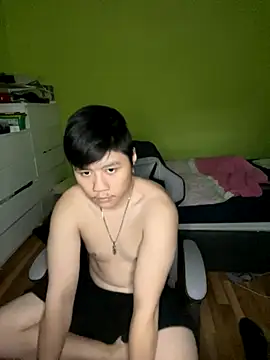 Snapshot of Kingpowerlittel chatting on 09.18.25 Kingpowerlittel online show from 09.18.25